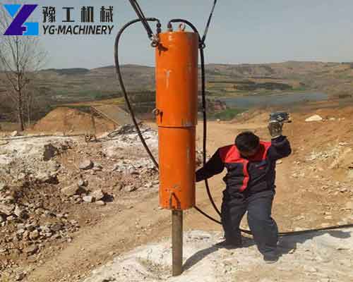 Excavator Mounted Stone Splitter